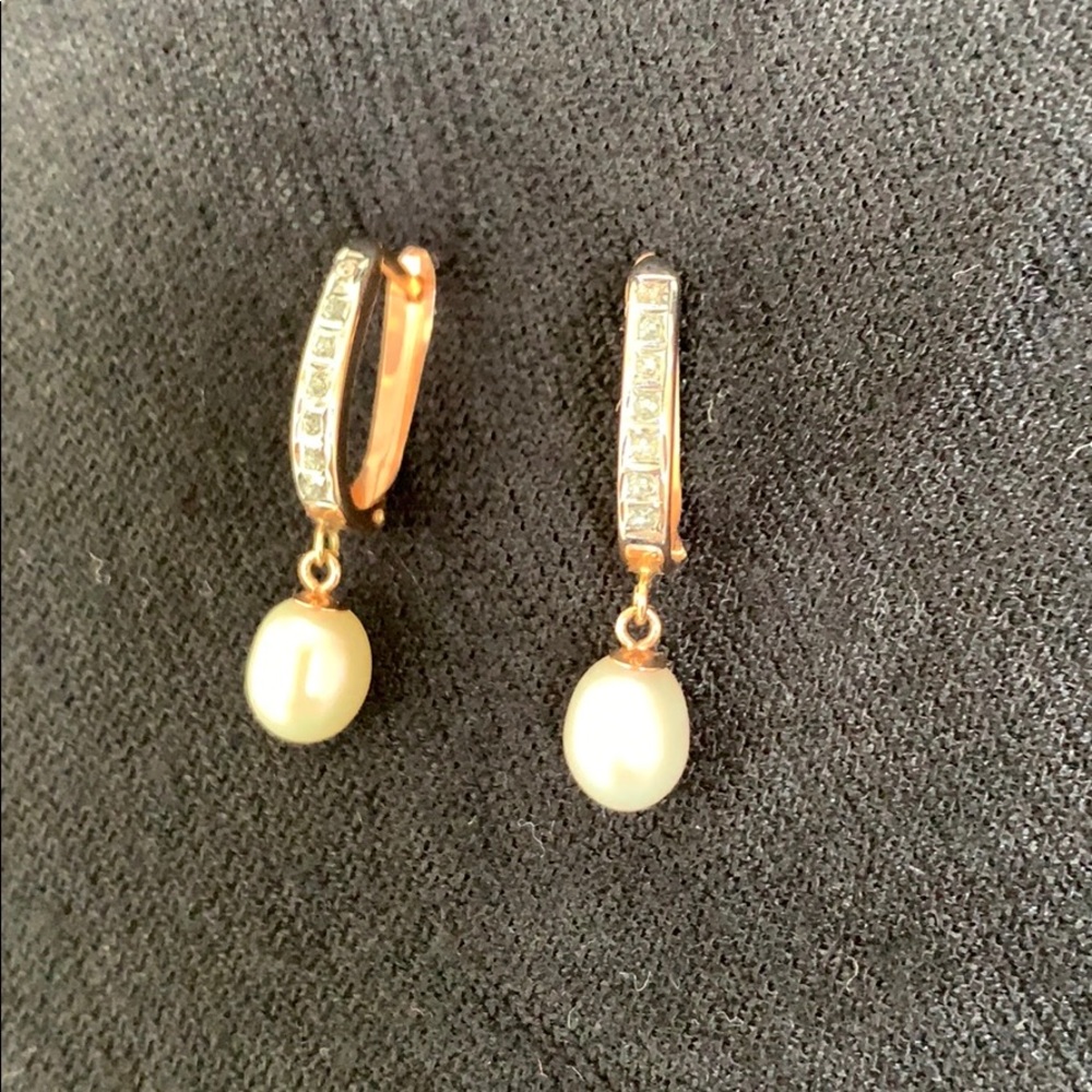 Rosegold diamonds and pearls earrings